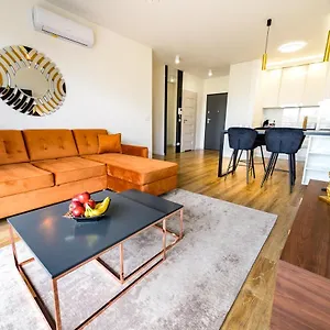 Apartment About Art