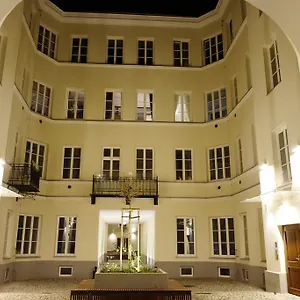 Apartment In The Heart Of