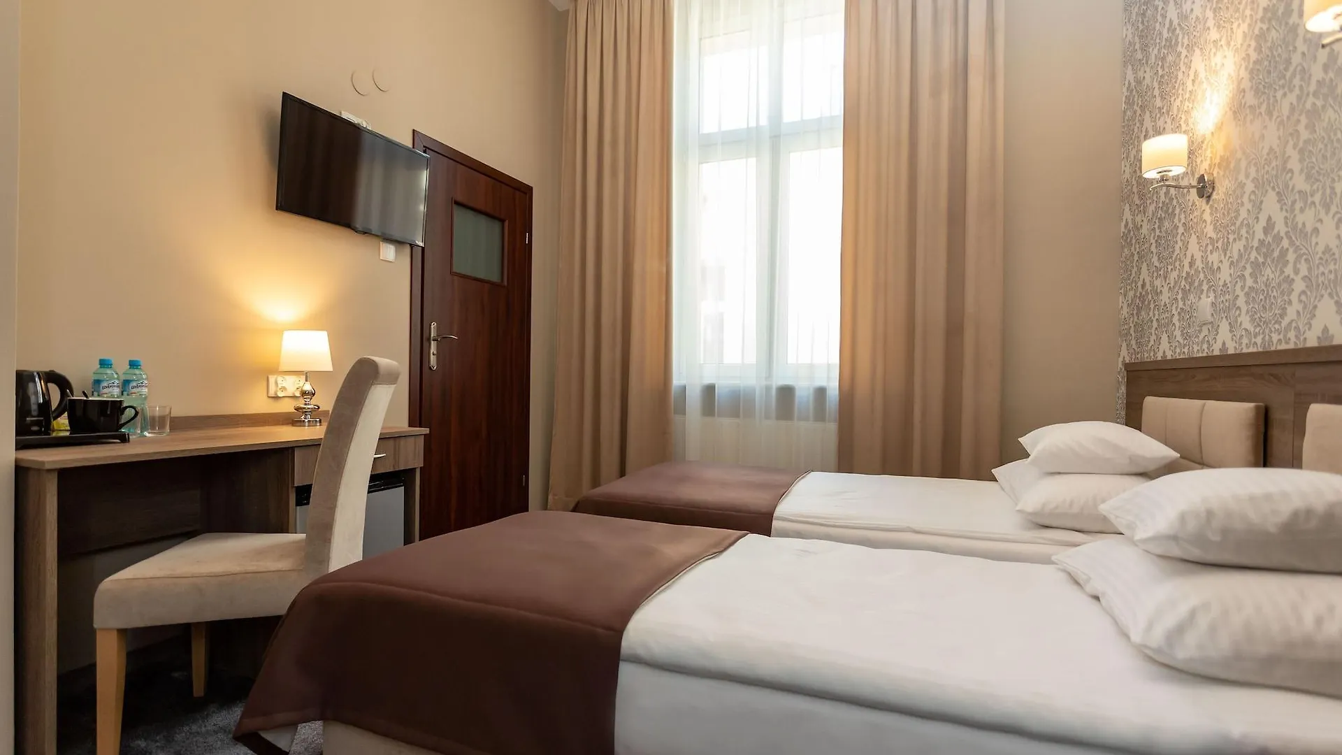 Hotel Maximum Cracóvia 3*,  Polónia